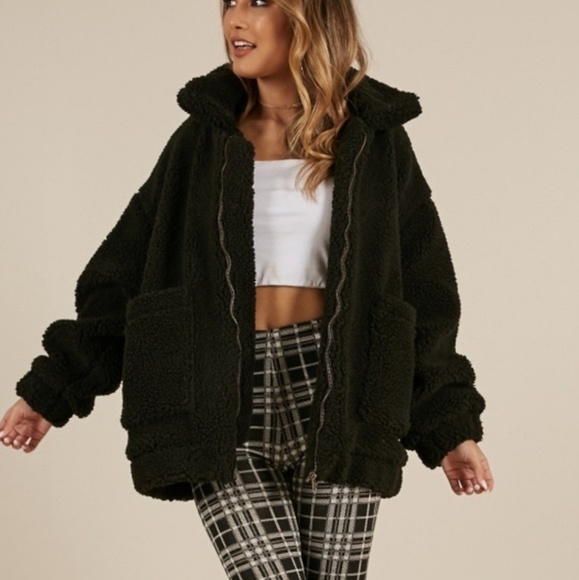 Vintage Jackets & Blazers - OVERSIZED FUZZY BLACK ZIP SHERPA W/ FRONT POCKETS Vintage Jackets & Blazers - OVERSIZED FUZZY BLACK ZIP SHERPA W/ FRONT POCKETS